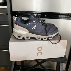 Brand New On Cloudwander waterproof running trail hiking shoes